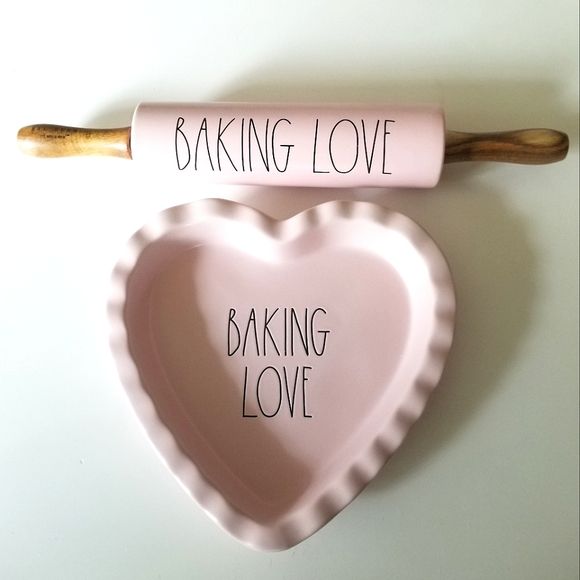 MAGENTA x Rae Dunn Pink Heart Ceramic Pie Pan Plate - Picture 2 of 6